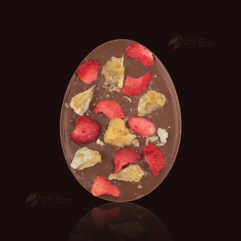Jajko z mlecznej czekolady 33,6% z grapefruitem i truskawką
