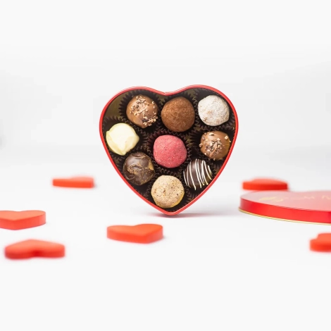 Małe serce z truflami w eleganckim opakowaniu