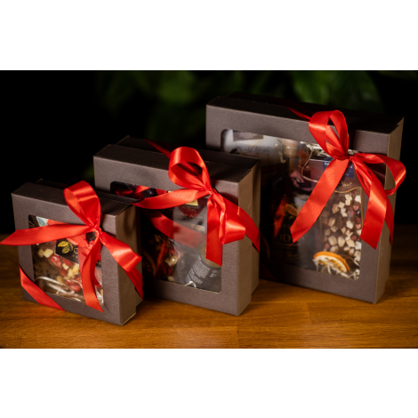 Świąteczny zestaw prezentowy ze świeczką o zapachy czekolady