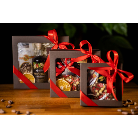 Świąteczny zestaw prezentowy ze świeczką o zapachy czekolady