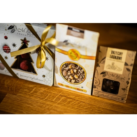 Świąteczny zestaw z choinką z mlecznej czekolady