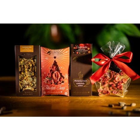 Piękny świąteczny kosz upominkowy